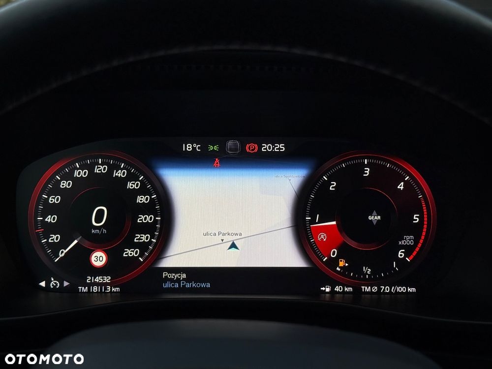 Volvo XC 40 D3 SCR Momentum - 19