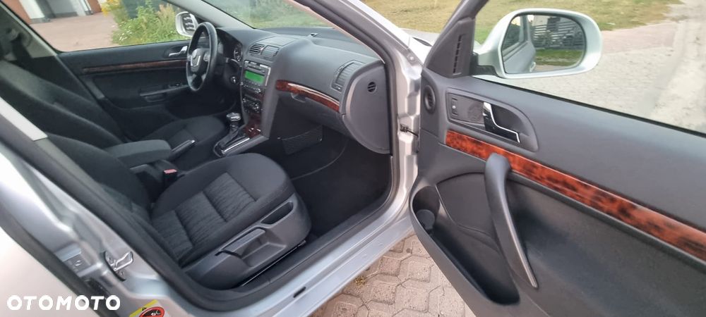 Skoda Octavia 1.8 TSI Elegance DSG - 17