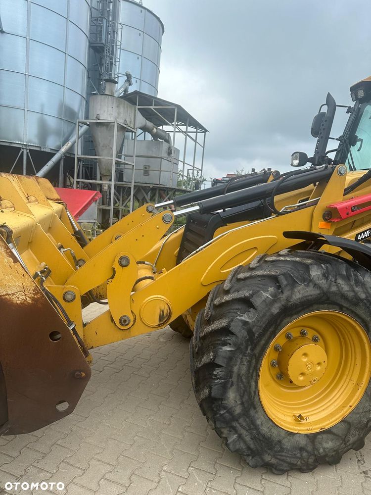Caterpillar 444 F2 - 8