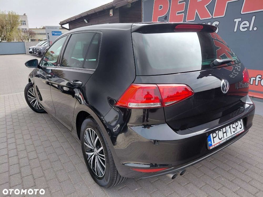 Volkswagen Golf - 6
