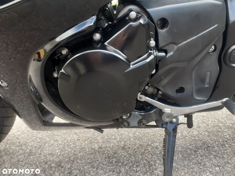 Suzuki GSX - 20