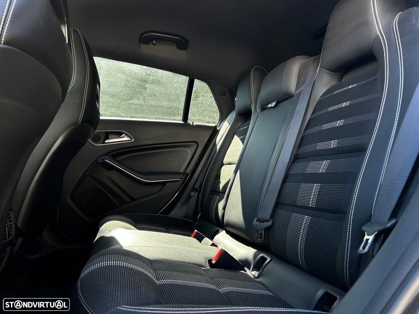 Mercedes-Benz CLA 180 d Shooting Brake AMG Line - 7