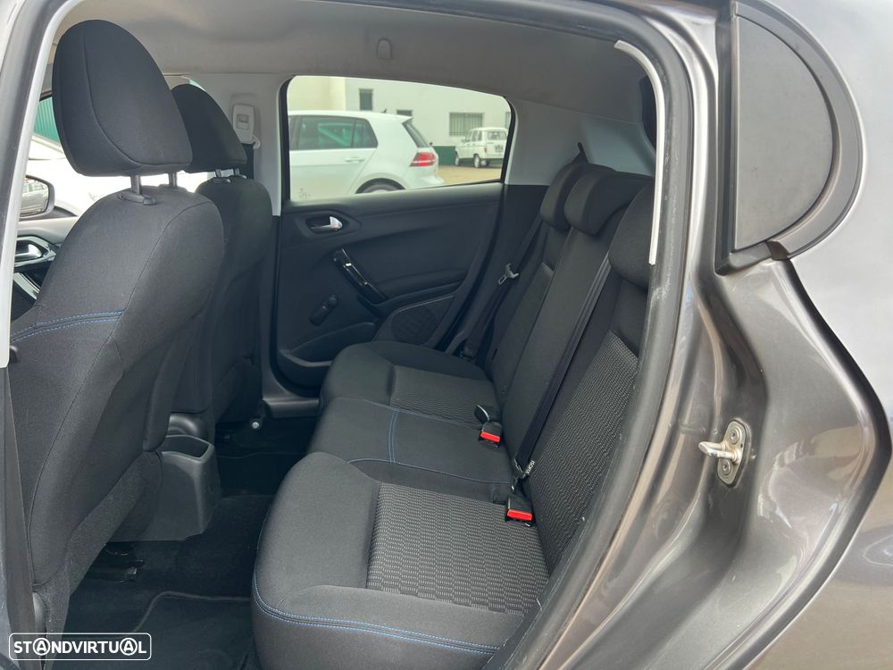 Peugeot 208 1.6 BlueHDi Style - 19