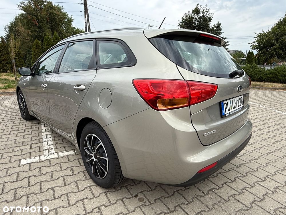 Kia Ceed 1.4 CVVT Dream Team Edition - 10