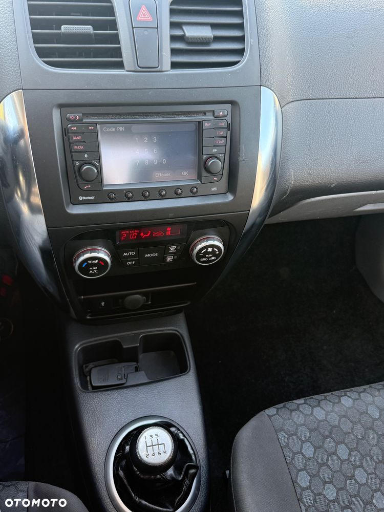 Suzuki SX4 - 18