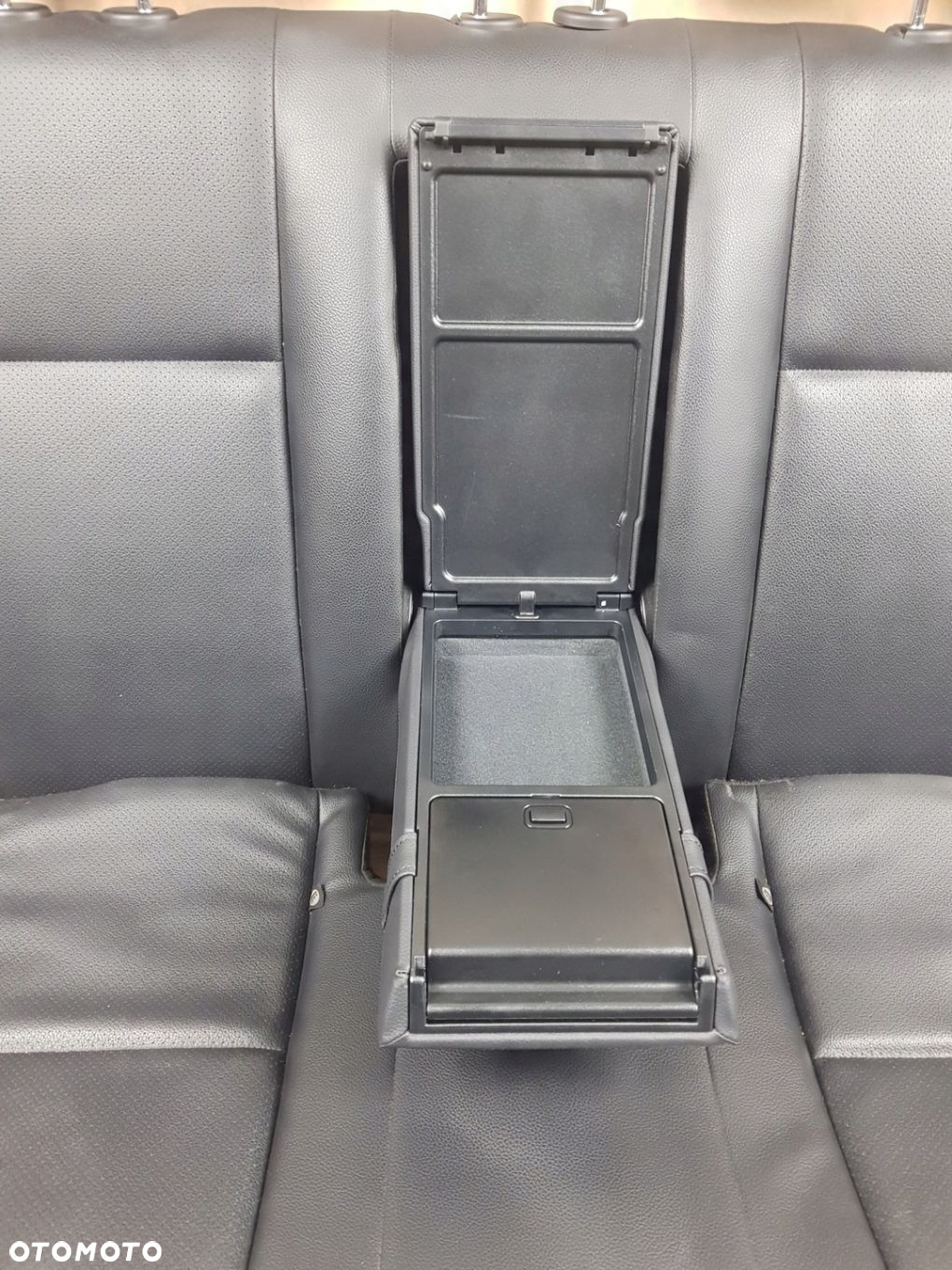 MERCEDES W204 LIFT KANAPA TYLNA TYŁ ORYGINAŁ - 9