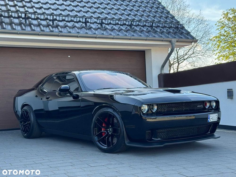 Dodge Challenger - 2