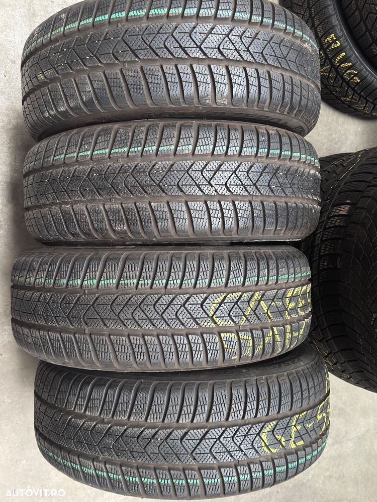Vând 4 anvelope 225/50/18 Pirelli de iarnă cu runflat ca noi - 1