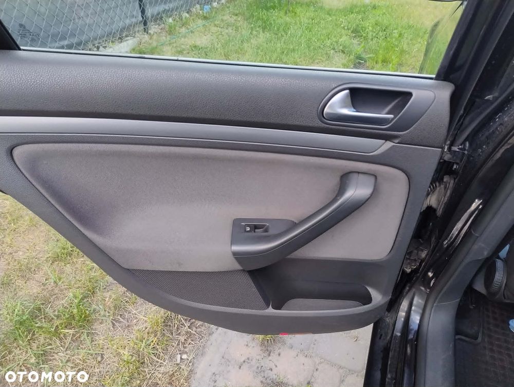 Volkswagen Jetta 1.9 TDI Trendline - 4