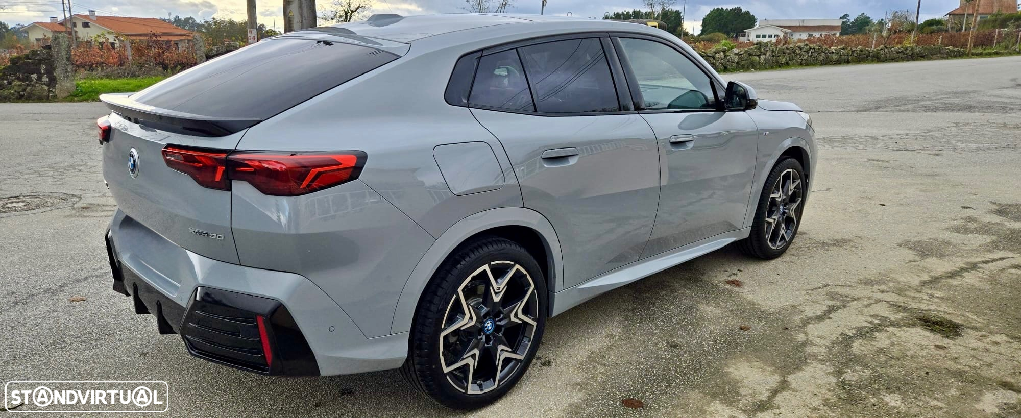 BMW iX2 xDrive30 - 33