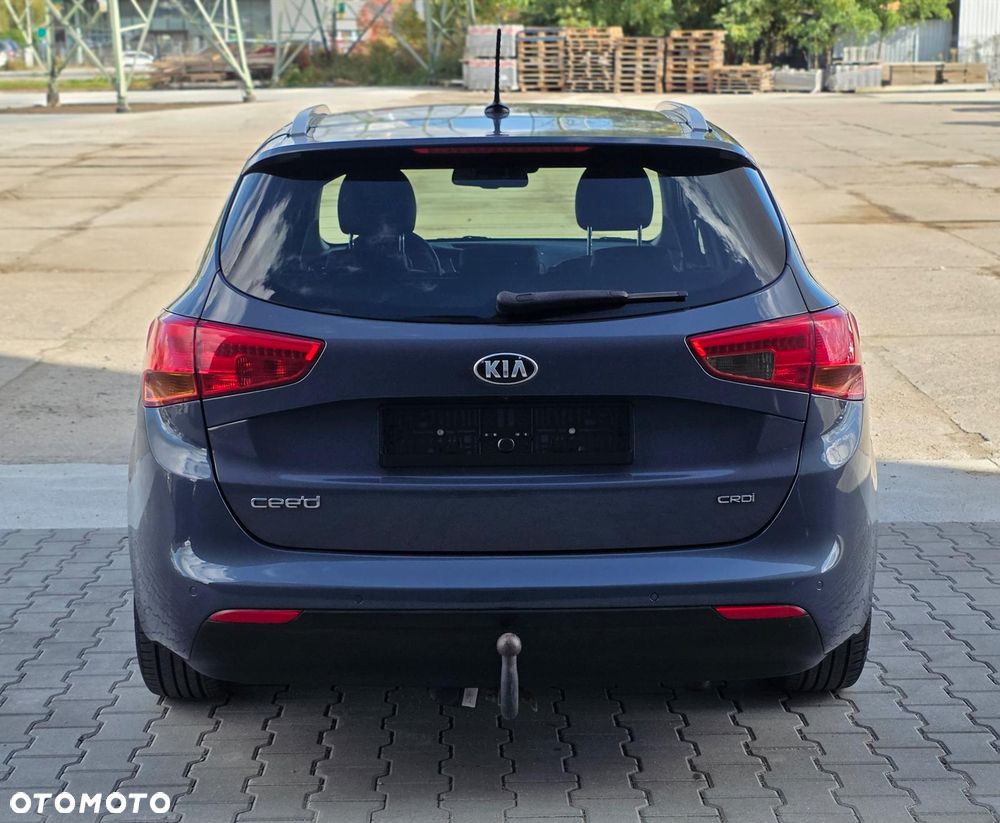 Kia Ceed - 8