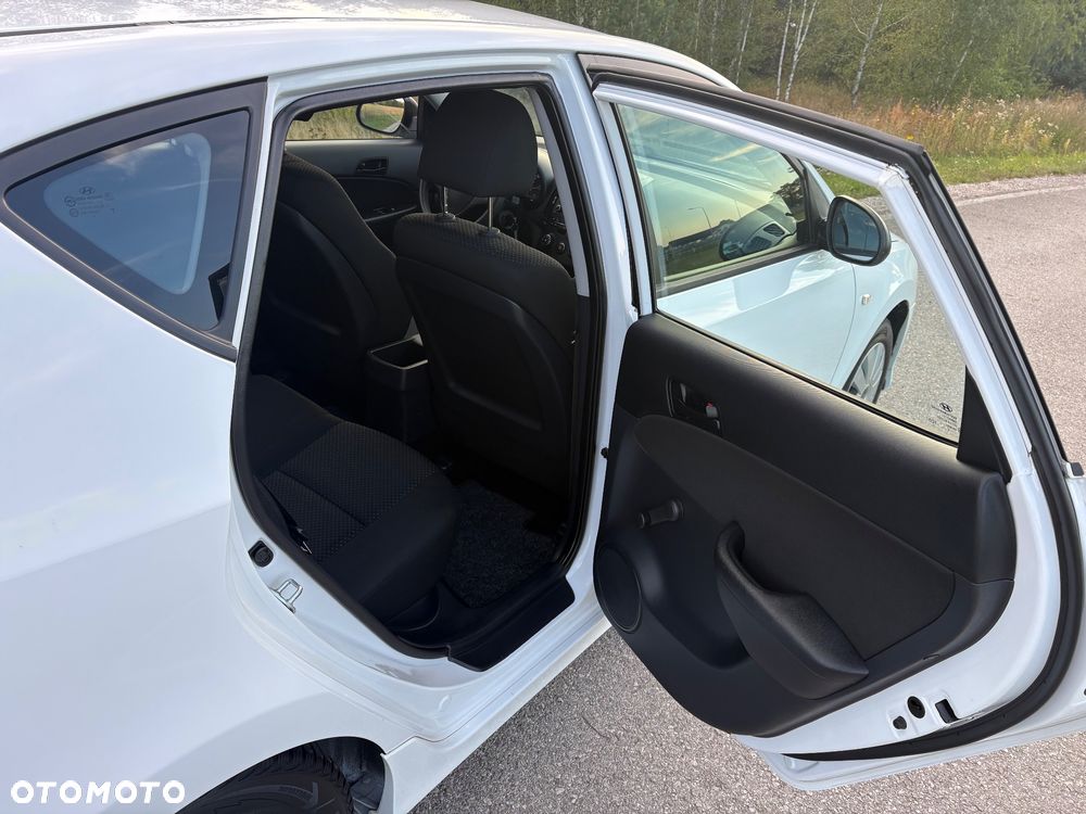 Hyundai i30 1.4 Base + - 31