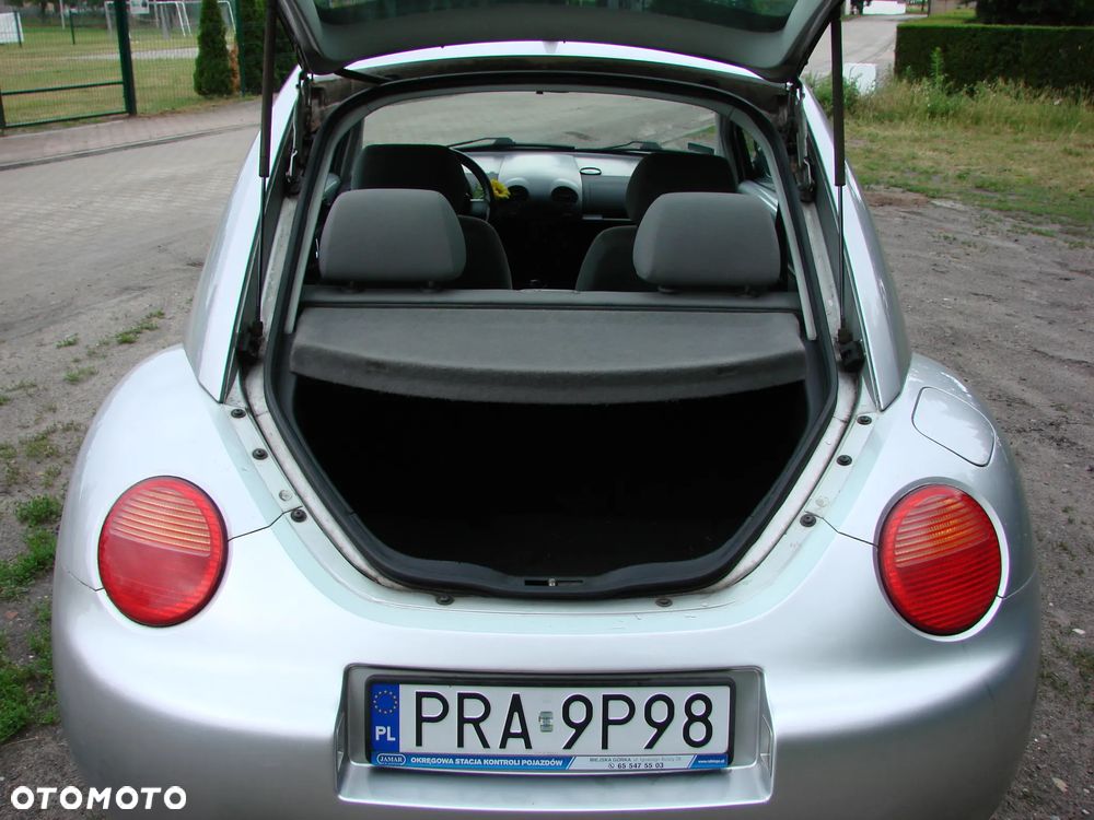 Volkswagen New Beetle - 16