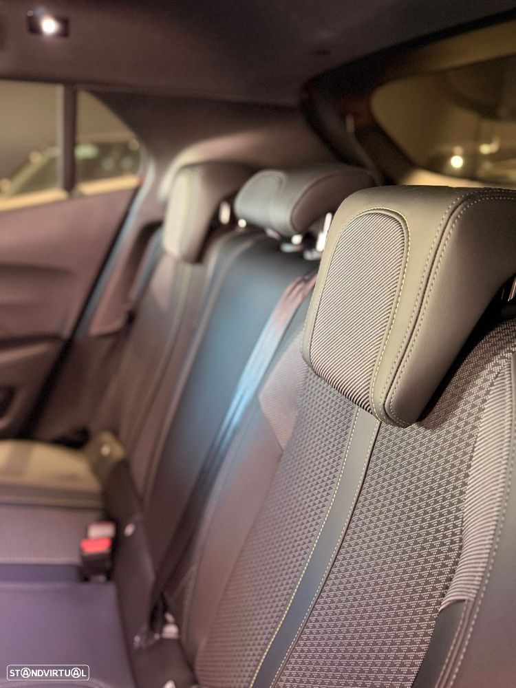 Peugeot 2008 1.2 PureTech GT Line - 43