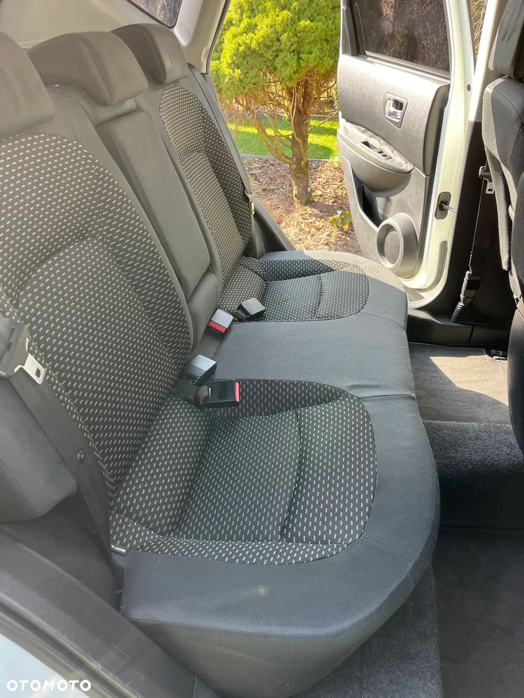 Nissan Qashqai 2.0 dCi DPF acenta - 8