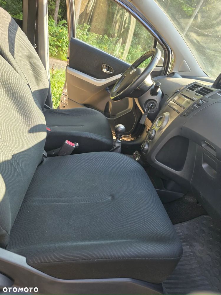 Toyota Yaris 1.33 Luna - 17