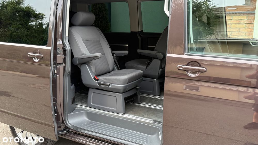 Volkswagen Multivan - 26