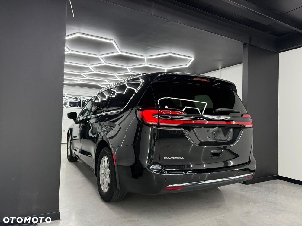 Chrysler Pacifica - 6