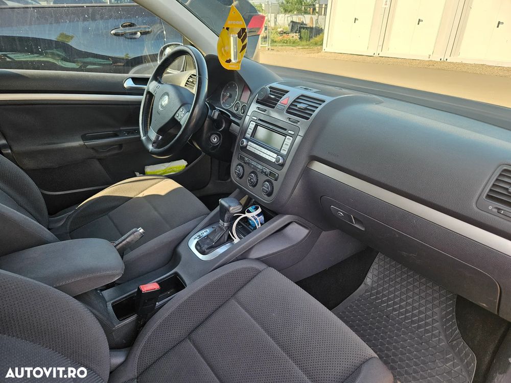 Volkswagen Golf 2.0 TDI DSG Trendline - 4
