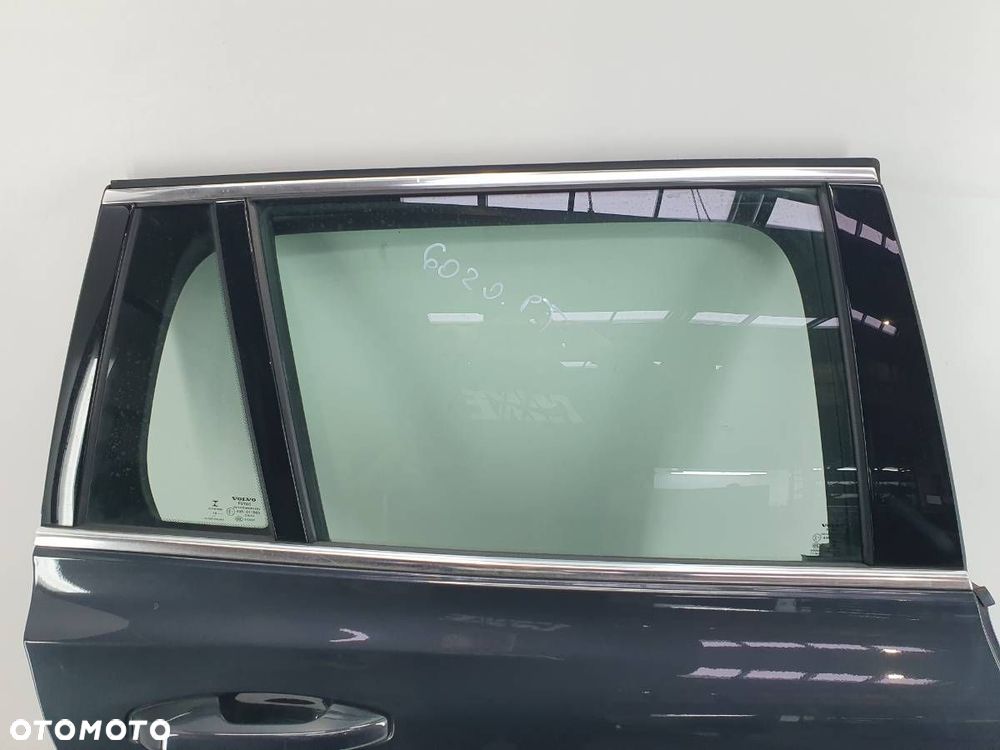 DRZWI TYŁ TYLNE PRAWE KOMPLETNE VOLVO V60 II 492-46 - 2