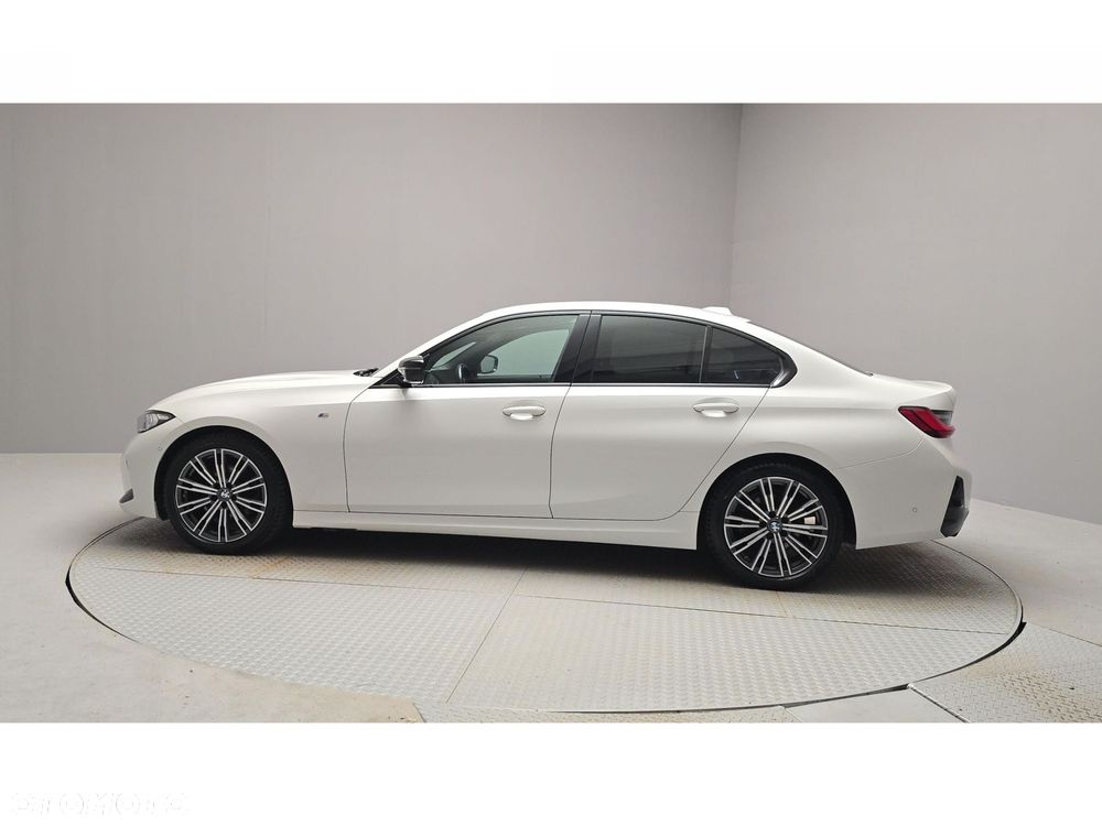 BMW Seria 3 320d xDrive mHEV M Sport sport - 3