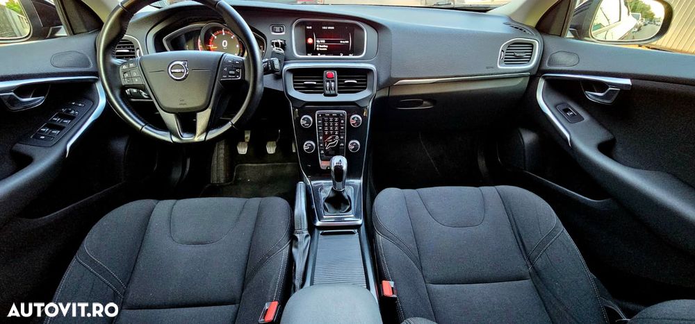 Volvo V40 D4 Kinetic - 6