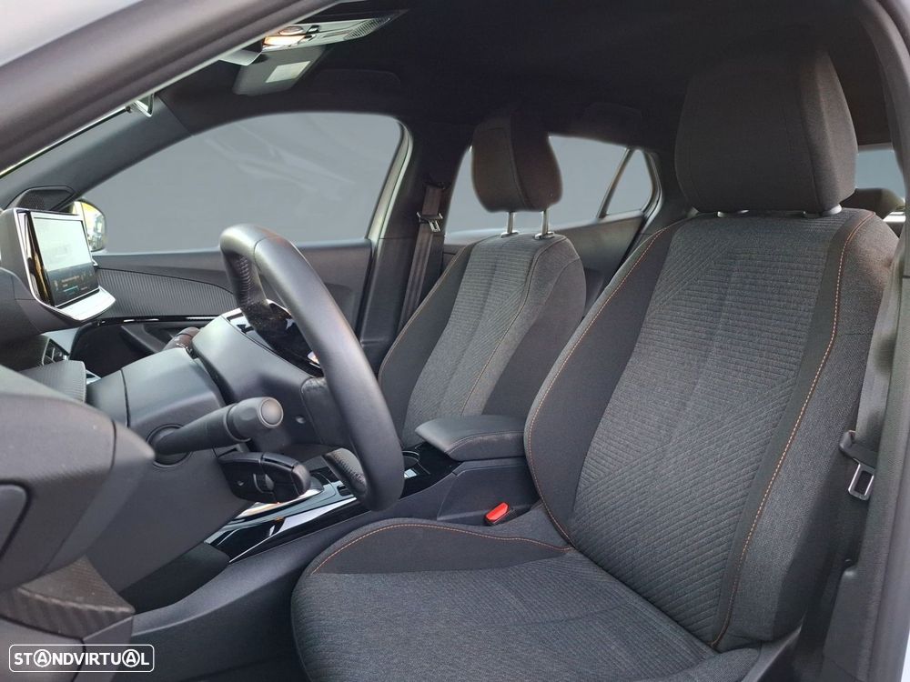Peugeot e-2008 54 kWh Active - 11