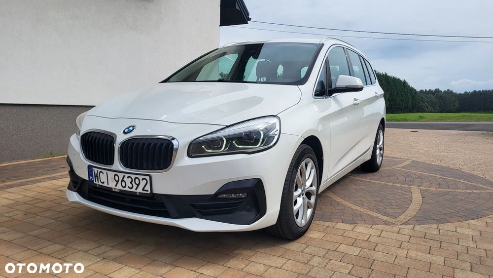 BMW Seria 2 218d - 10