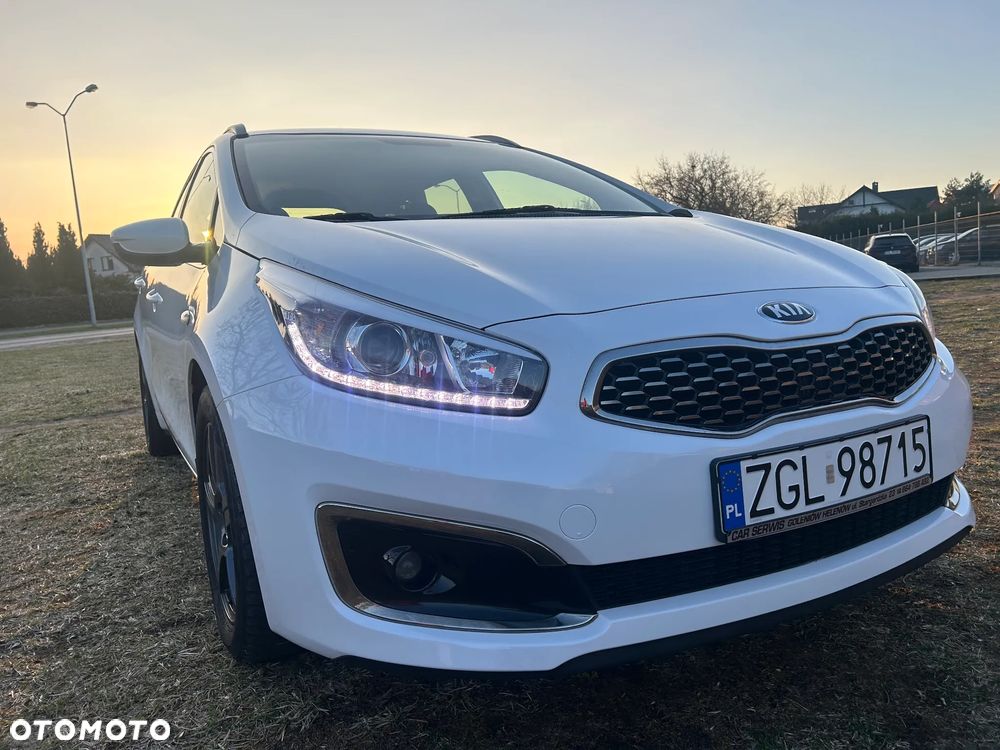 Kia Ceed 1.6 CRDi 136 ISG Platinum Edition - 1