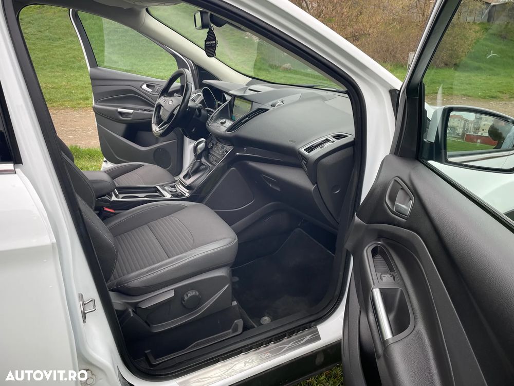 Ford Kuga 2.0 TDCi 4x4 Aut. Titanium - 11