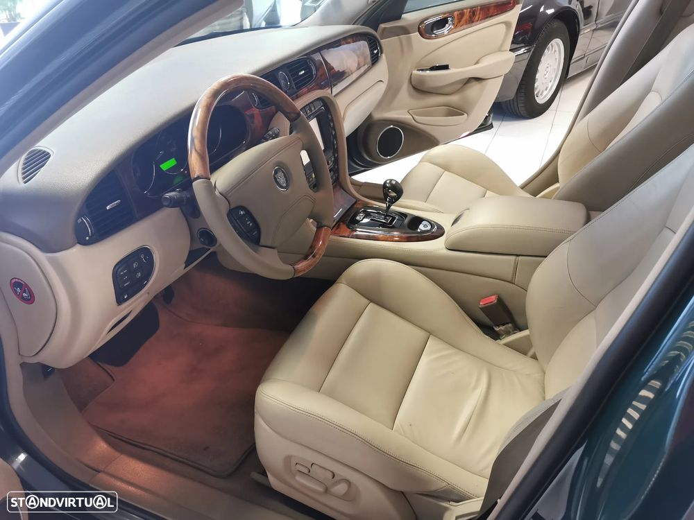 Jaguar XJ XJ8 4.2 Super V8 S/C - 9