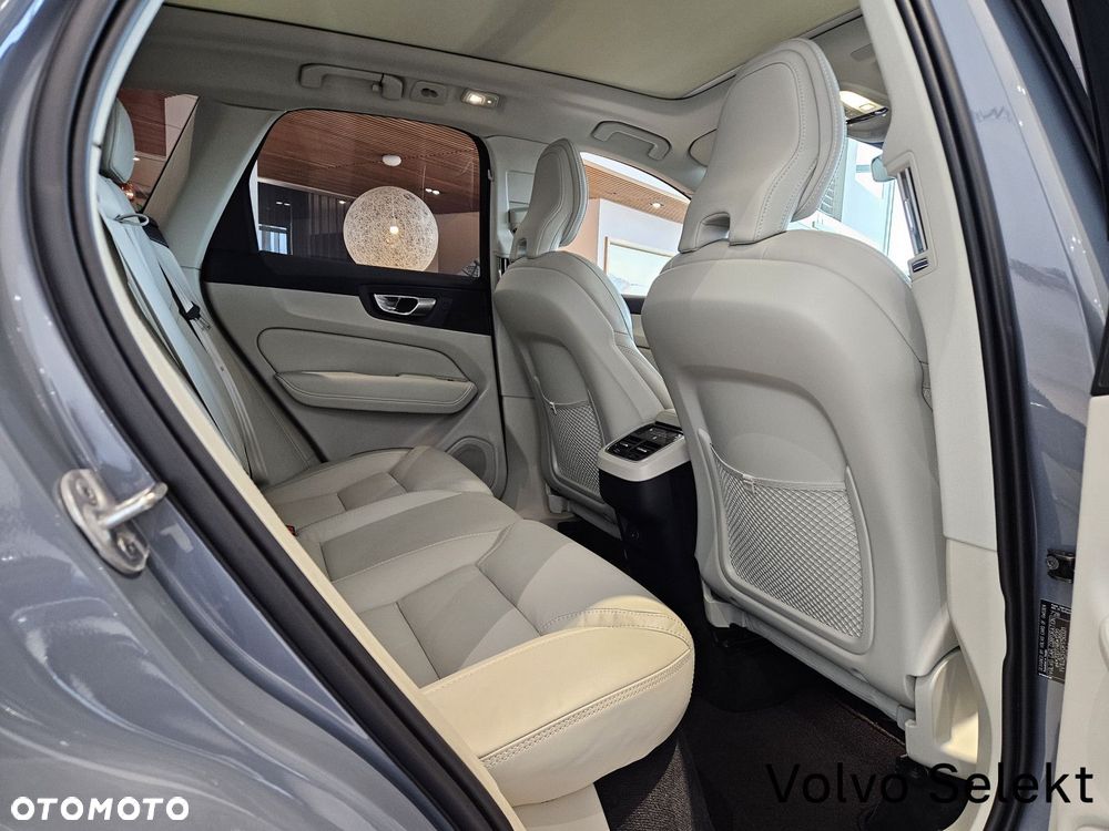 Volvo XC 60 - 32