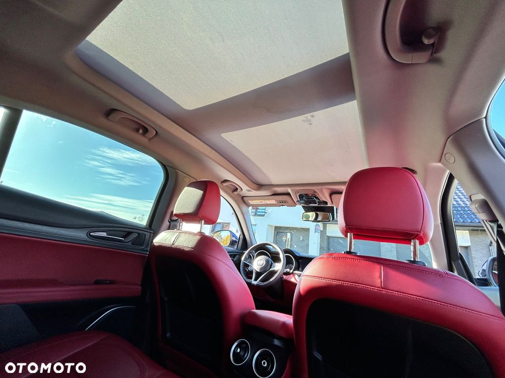Alfa Romeo Stelvio 2.0 Turbo TI Q4 - 25