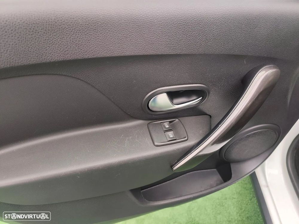 Dacia Logan MCV 0.9 TCe Stepway - 17