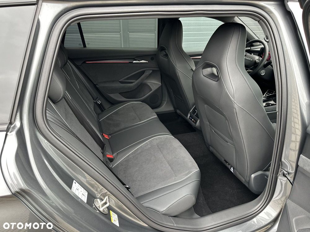 Skoda Superb 1.5 TSI mHEV Sportline DSG - 32