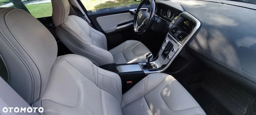 Volvo XC 60 D4 Drive-E Ocean Race - 9