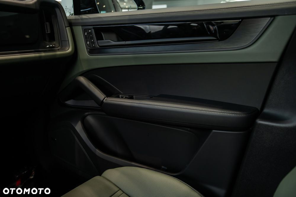 Porsche Cayenne Black Edition - 26
