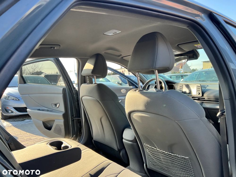 Hyundai Elantra - 27