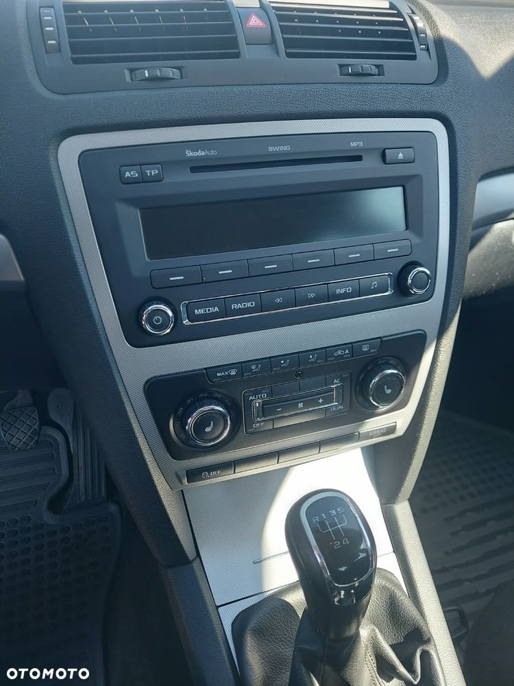 Skoda Octavia 1.6 Elegance - 15