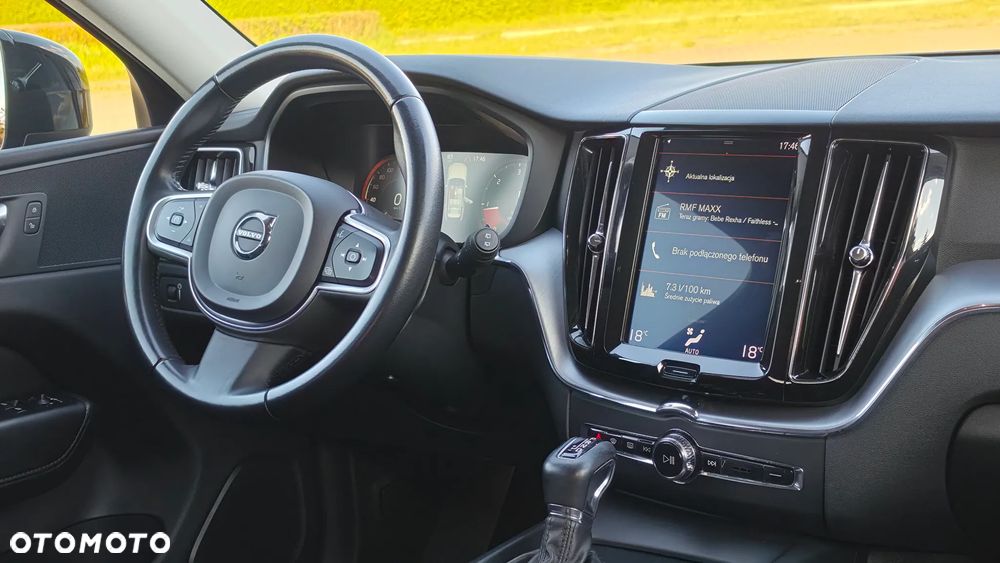 Volvo XC 60 D4 AWD Geartronic Momentum - 24