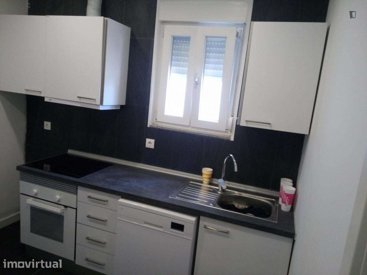 Apartamento com 2 quartos - localizado em Ramalde Porto - Grande imagem: 3/12