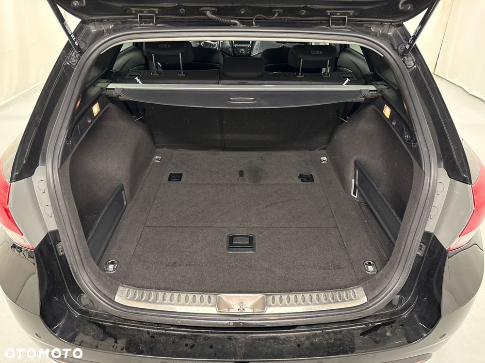 Hyundai i40 Kombi 1.7 CRDi DCT Premium - 33