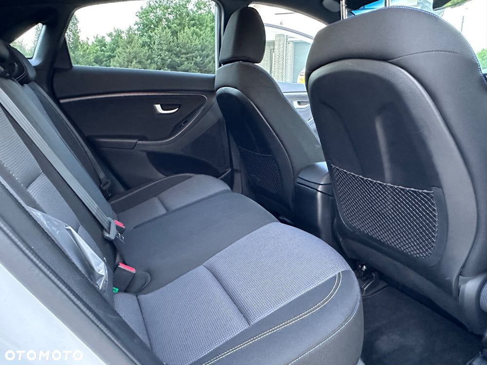 Hyundai i30 blue 1.6 GDI Passion - 32