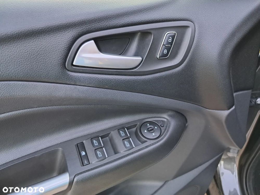 Ford Kuga 2.0 TDCi 2x4 Trend - 16