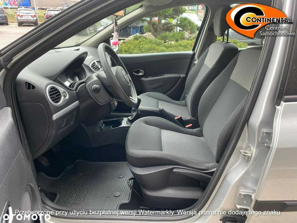 Renault Clio - 11