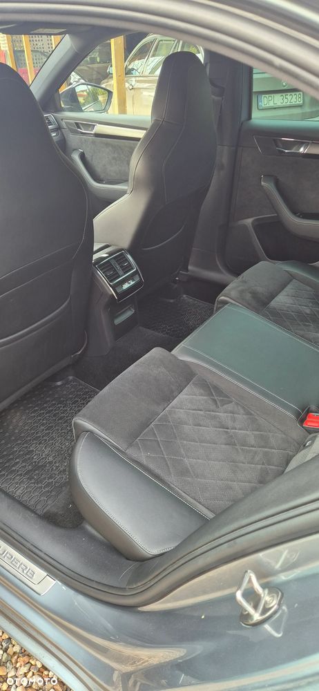 Skoda Superb 2.0 TDI Sportline DSG - 13