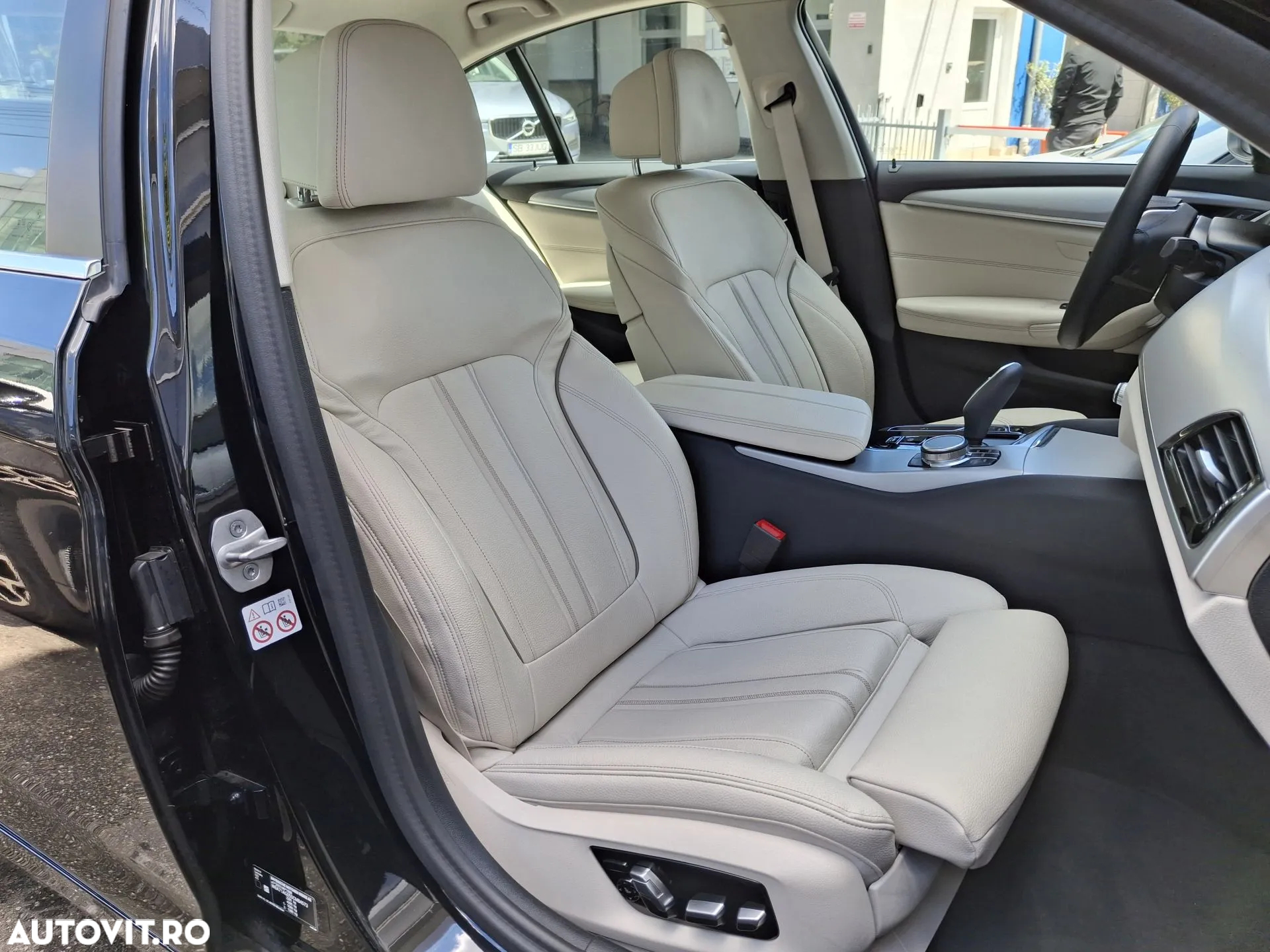BMW Seria 5 520i AT MHEV - 15