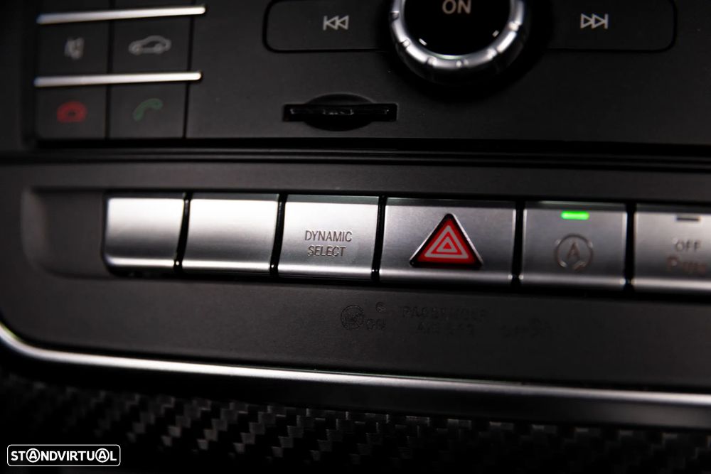 Mercedes-Benz A 180 AMG Line - 16