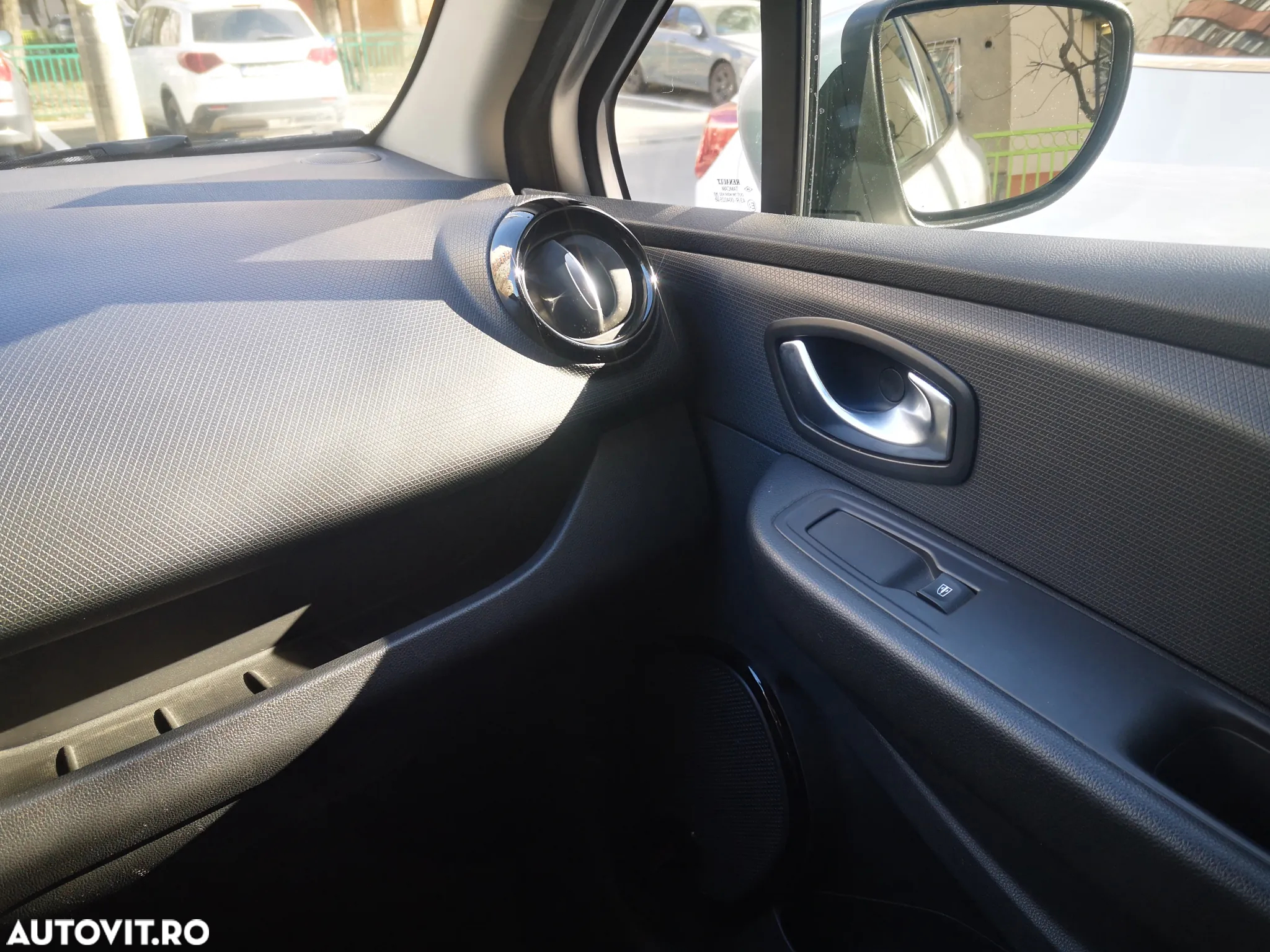 Renault Clio IV TCe Zen - 12