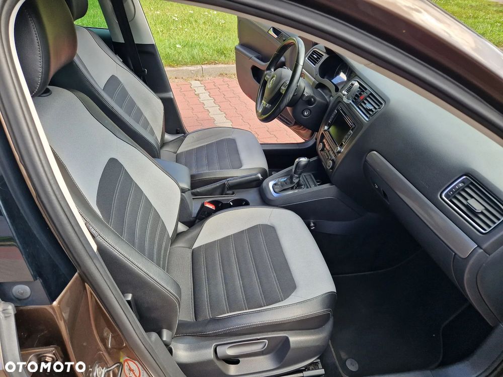 Volkswagen Jetta 1.4 TSI Highline DSG - 13